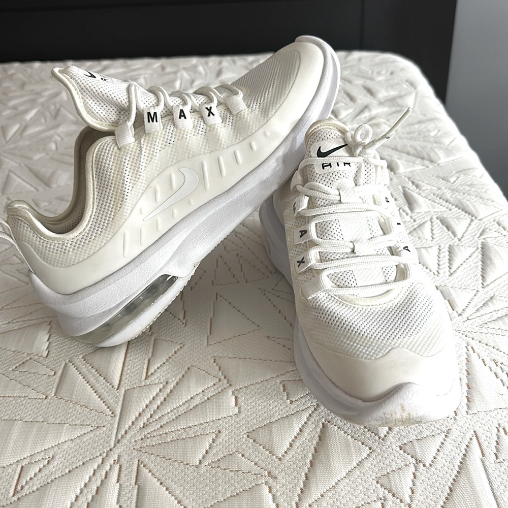 Nike Air Max Axis